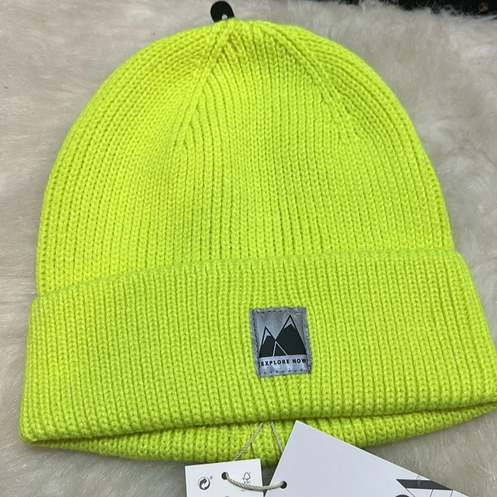 ZARA  Youth Neon Yellow Beanie Size 10-14 Years.